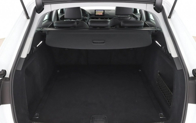 Audi A4 cena 79000 przebieg: 142330, rok produkcji 2018 z Lublin małe 352